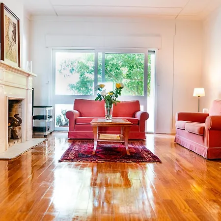 Spacious, Luxurious, And Charming In Premium Location With Parking 아파트 포르투