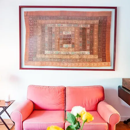 Spacious, Luxurious, And Charming In Premium Location With Parking 아파트 포르투
