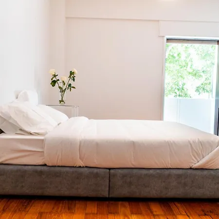 아파트 Spacious, Luxurious, And Charming In Premium Location With Parking