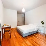 Spacious, Luxurious, And Charming In Premium Location With Parking Apartmán Porto
