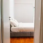 Spacious, Luxurious, And Charming In Premium Location With Parking Apartmán *