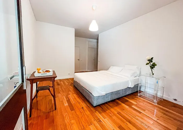 Spacious, Luxurious, And Charming In Premium Location With Parking Appartamento Oporto