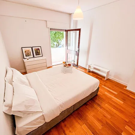 Apartment Spacious, Luxurious, And Charming In Premium Location With Parking *