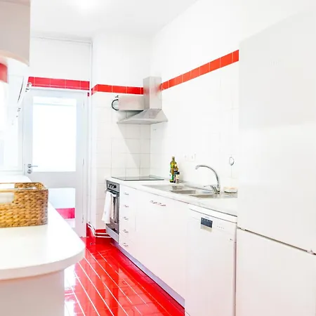 Spacious, Luxurious, And Charming In Premium Location With Parking * Porto