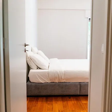 Spacious, Luxurious, And Charming In Premium Location With Parking Apartment *