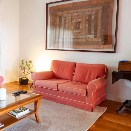 Spacious, Luxurious, And Charming In Premium Location With Parking Apartment Porto