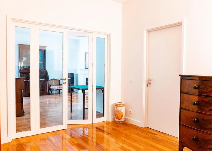 Apartamento Spacious, Luxurious, And Charming In Premium Location With Parking Oporto