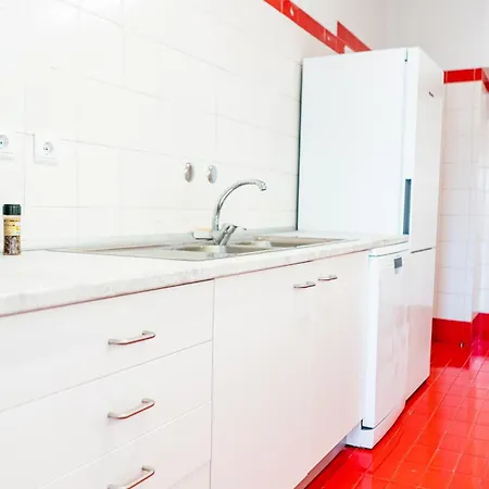 Spacious, Luxurious, And Charming In Premium Location With Parking Apartment