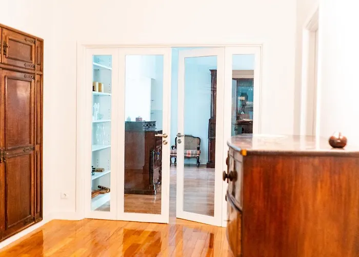 דירה Spacious, Luxurious, And Charming In Premium Location With Parking פורטו