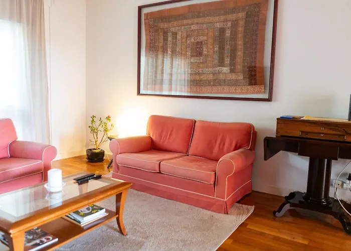 Spacious, Luxurious, And Charming In Premium Location With Parking דירה פורטו