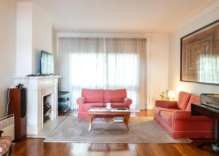 Spacious, Luxurious, And Charming In Premium Location With Parking פורטו